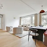 Pick A Flat\'S Apartments In Tour Eiffel - Rue De L\'Amiral Hamelin