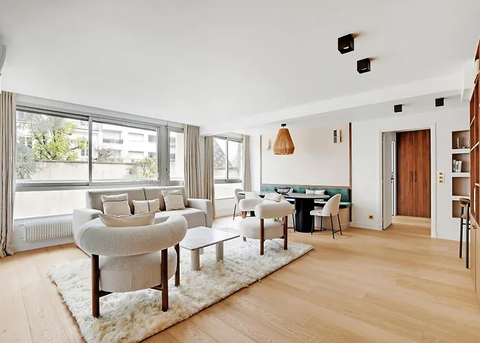 Pick A Flat\'S Apartments In Tour Eiffel - Rue De L\'Amiral Hamelin